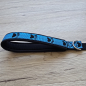 Preview: Leine mit weicher Handschlaufe - Blau /Schwarz mit Pfötchen