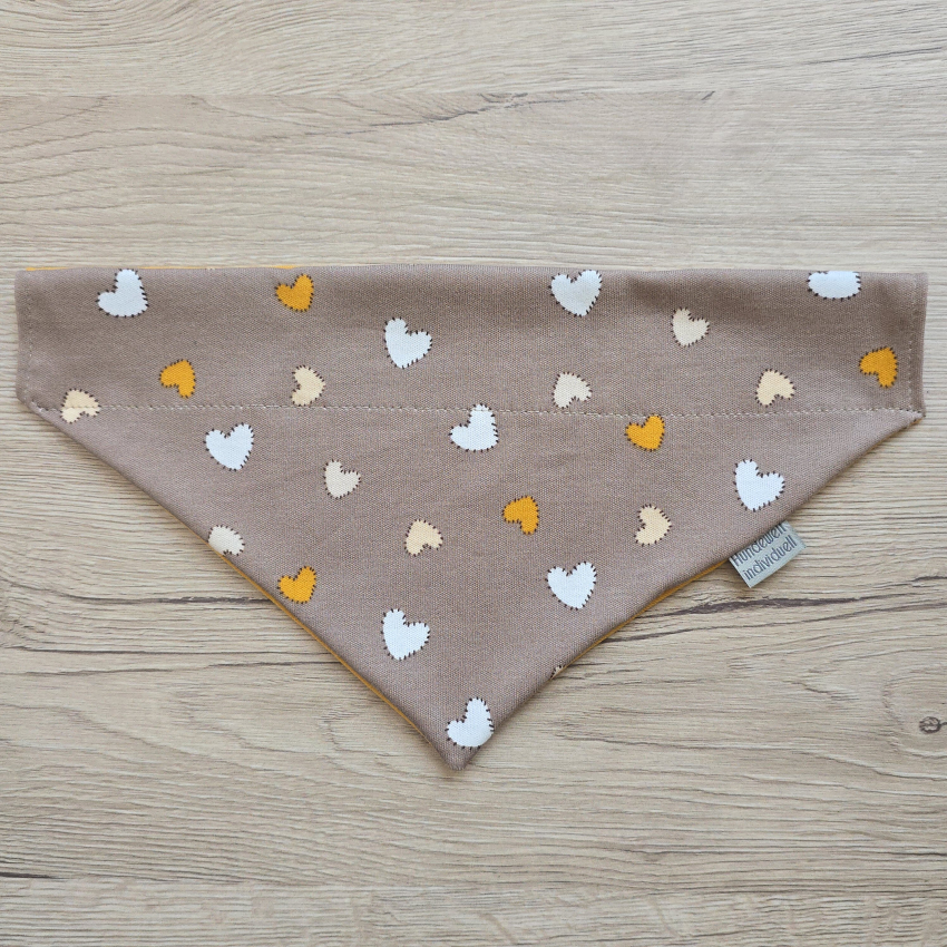 Halstuch beige / gelb mit Herzchen