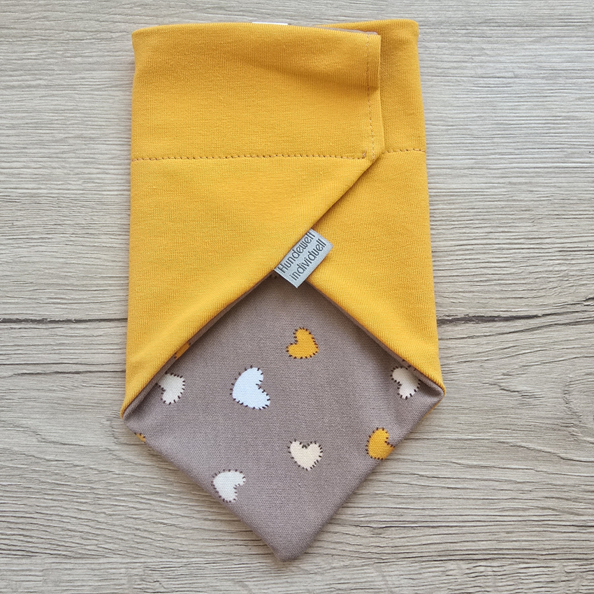 Halstuch beige / gelb mit Herzchen