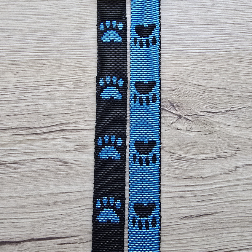 Leine mit weicher Handschlaufe - Blau /Schwarz mit Pfötchen