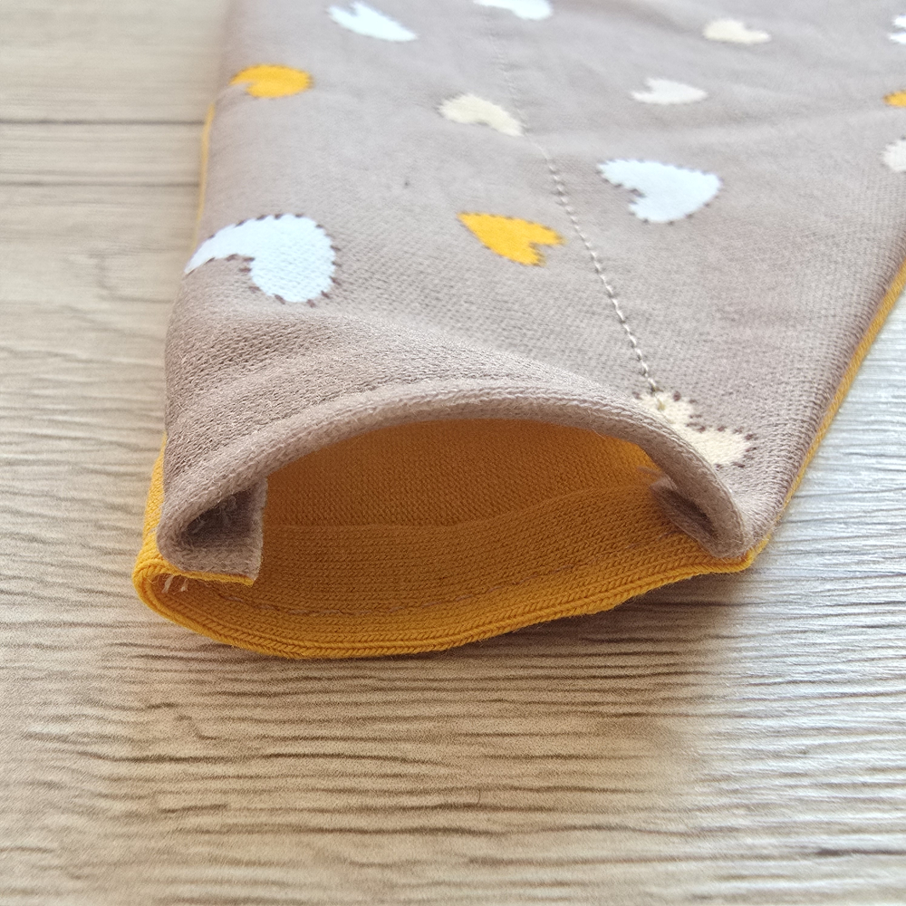 Halstuch beige / gelb mit Herzchen