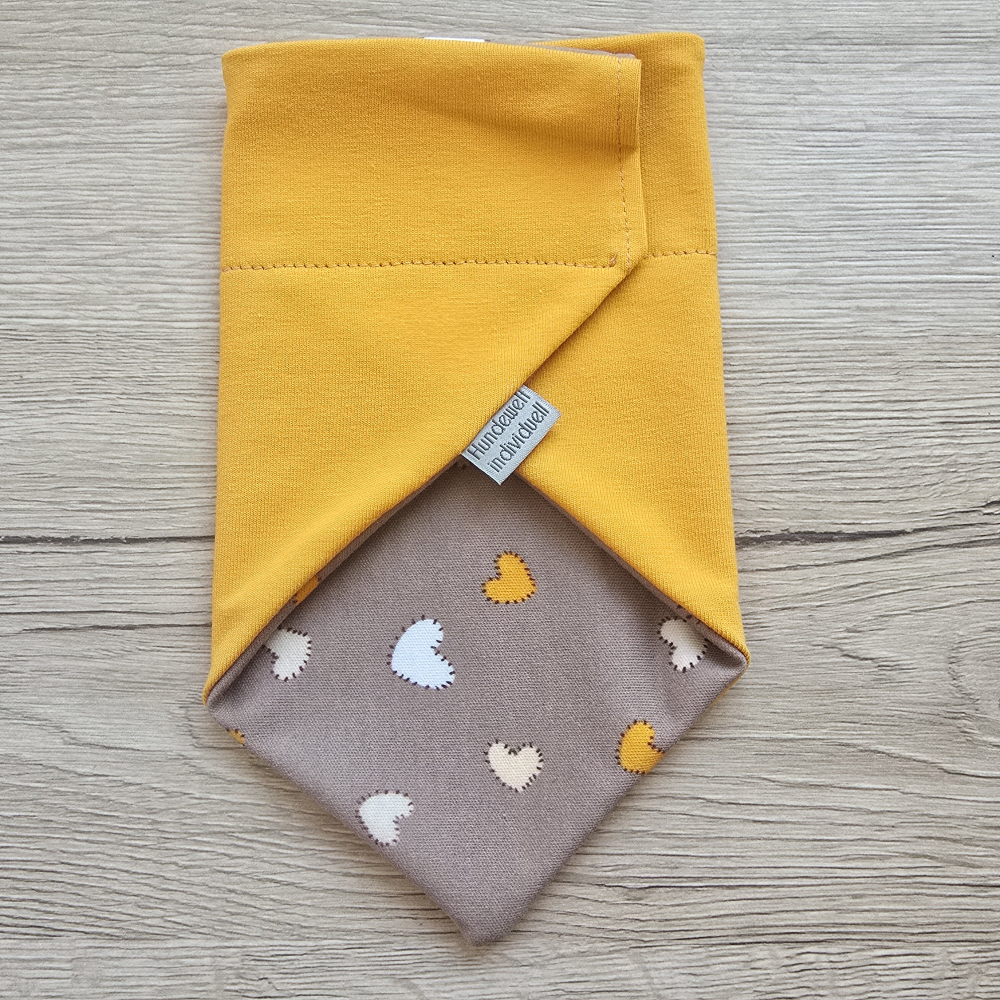 Halstuch beige / gelb mit Herzchen