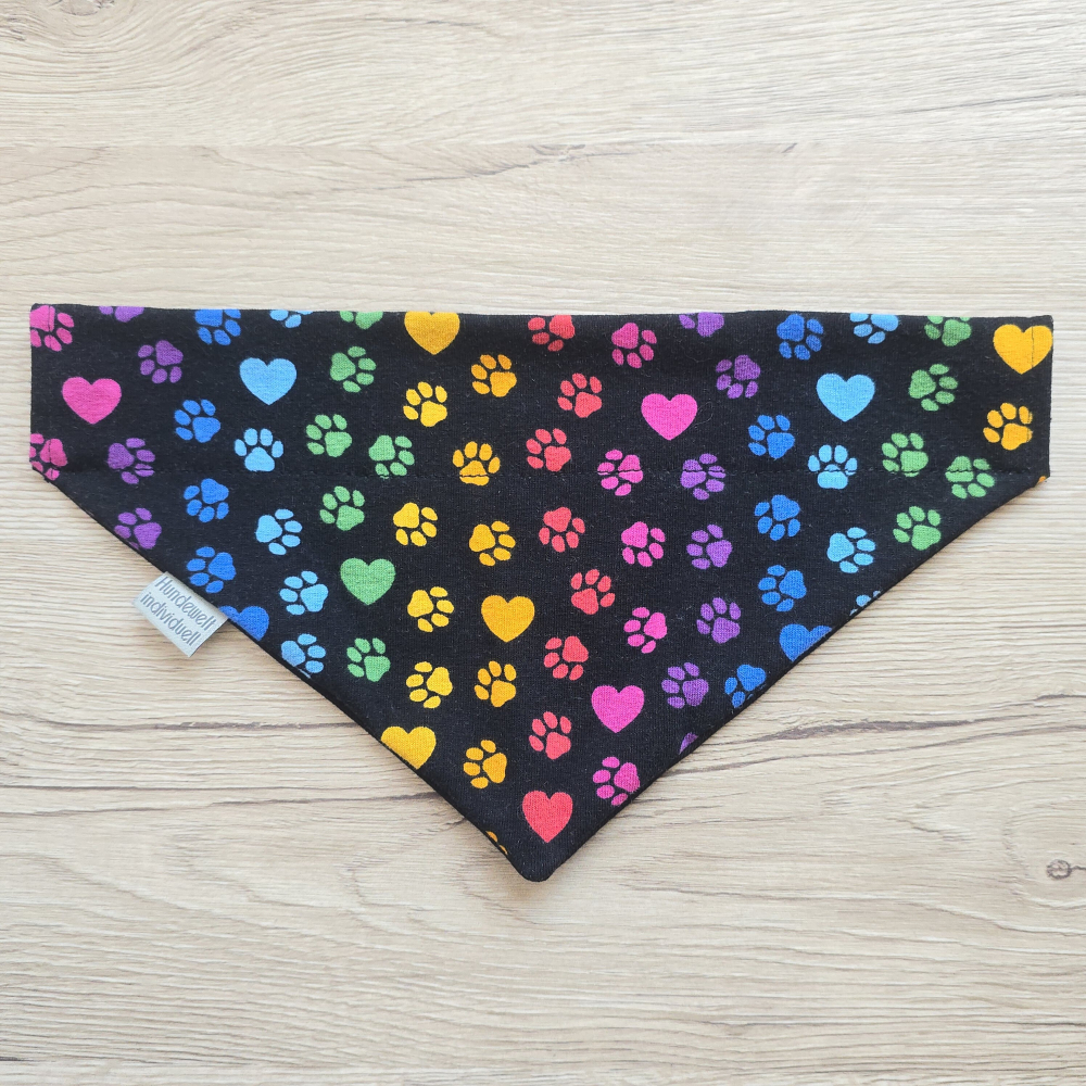 Halstuch Schwarz mit bunten Pfötchen Regenbogen