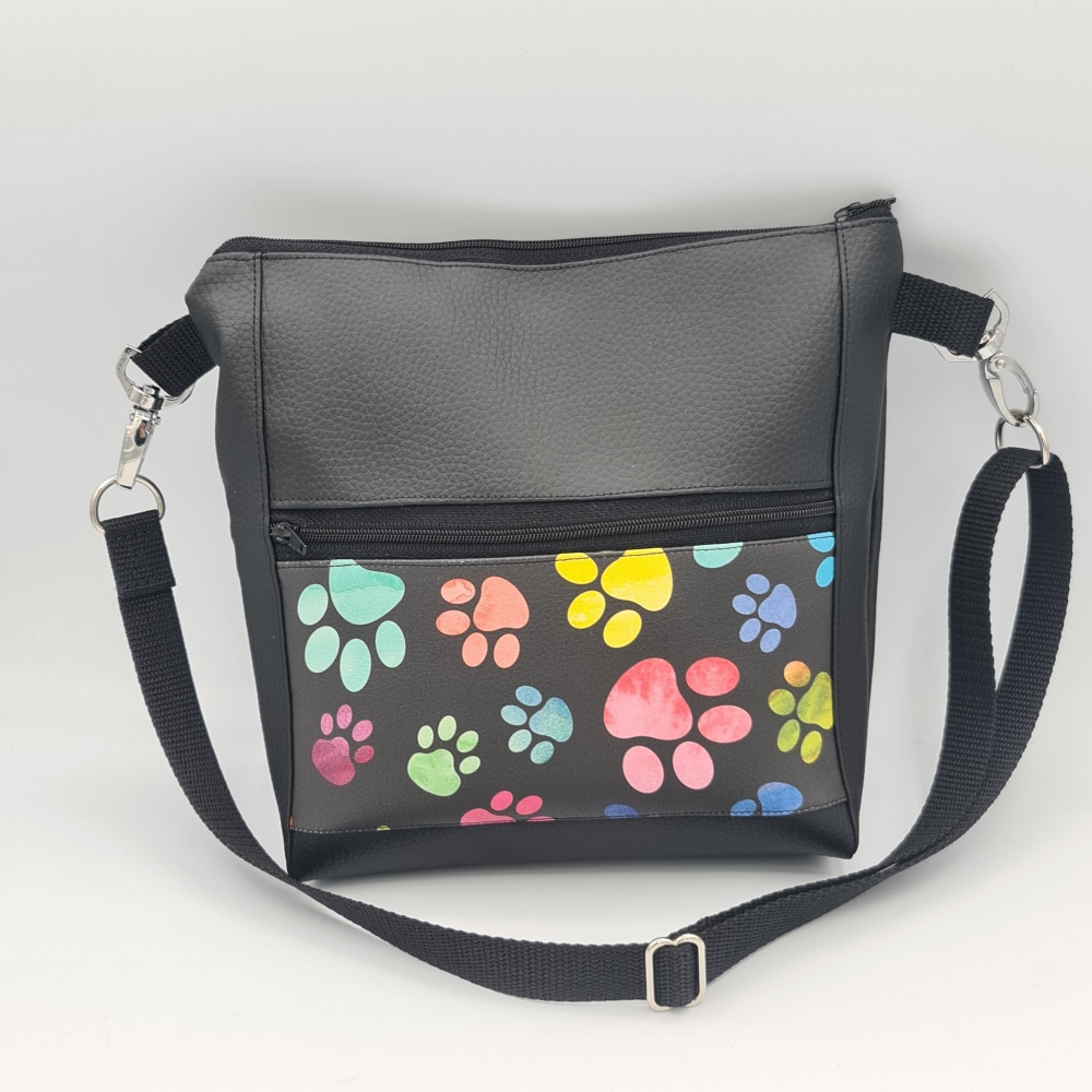 Gassitasche / Cross Bag / Hip Bag schwarz mit Pfötchen