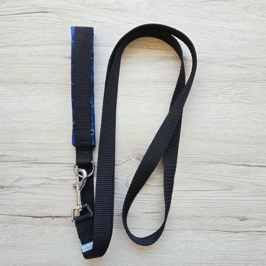 Leine mit weicher Handschlaufe - Schwarz mit Blitzen